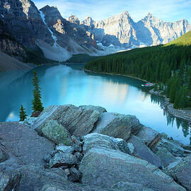 Moraine Lake, Canadian Rockies by Dan prat