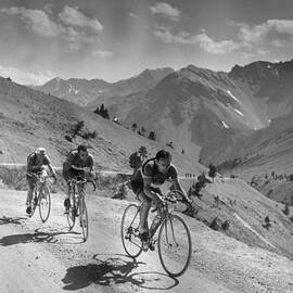 Mountain Stage by Bert Hardy