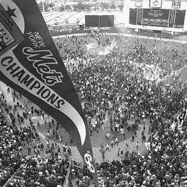 New York Mets Defeat The Baltimore by New York Daily News Archive