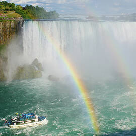 Niagara Falls by Reinhard Schmid
