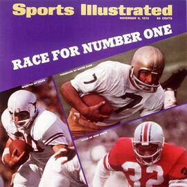 Notre Dame Qb Joe Theismann, Texas Steve Worster, And Ohio Sports Illustrated Cover by Sports Illustrated