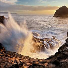 Ocean Surge by Tom Grubbe