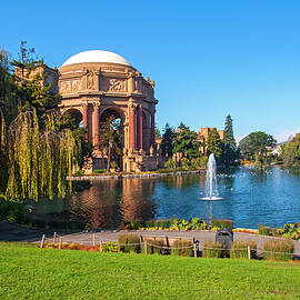 Palace Of Fine Arts In San Francisco by Towpix