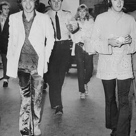 Paul Mccartney With Mick Jagger by Bettmann