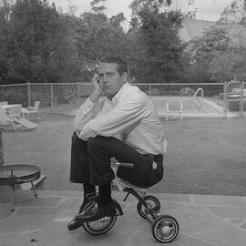 Paul Newman Thinking Outside His Home by New York Daily News Archive