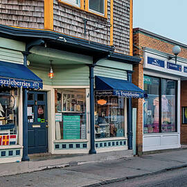Rhode Island, Newport, Frazzleberries Country Store On Thames Street by Lumiere