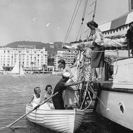 Rowing Ashore by Bert Hardy