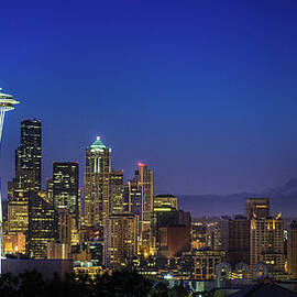 Seattle Skyline by Sebastian Schlueter sibbiblue