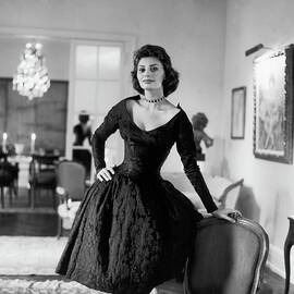 Sophia Loren Dans Son Appartement De by Keystone-france