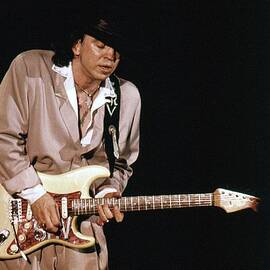 Srv Performing by Larry Hulst