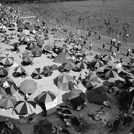 Summertime In Long Beach, California by American Stock Archive