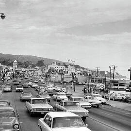 Sunday Traffic In Laguna Beach by American Stock Archive