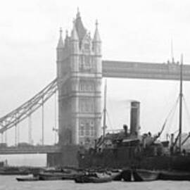 Tower Bridge by Alfred Hind Robinson