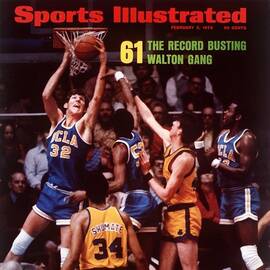 Ucla Bill Walton... Sports Illustrated Cover by Sports Illustrated