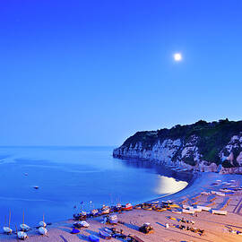 Uk, England, Devon, Beer, Beach by Arcangelo Piai