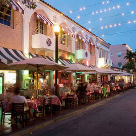 Usa, Florida, Miami Beach. Restaurant by Buena Vista Images