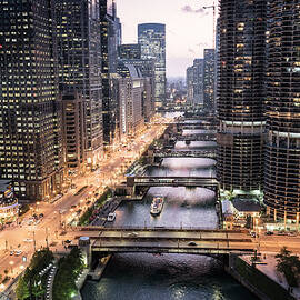 Usa, Illinois, Chicago, View Towards The Chicago River And Wacker Dr by Giovanni Simeone