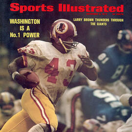 Washington Redskins Larry Brown... Sports Illustrated Cover by Sports Illustrated