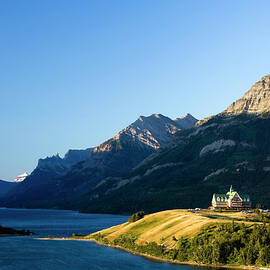 Waterton Lakes National Park by Laughingmango