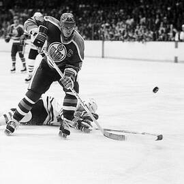 Wayne Gretzky Skating With The Puck by Bettmann