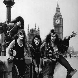 Westminster Kiss by Peter Cade