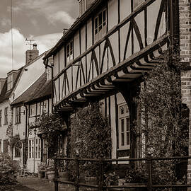 Idyllic cottages by Seeables Visual Arts