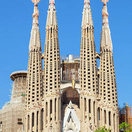 Sagrada Familia cathedral, Barcelona by Neale And Judith Clark