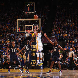 Stephen Curry by Noah Graham