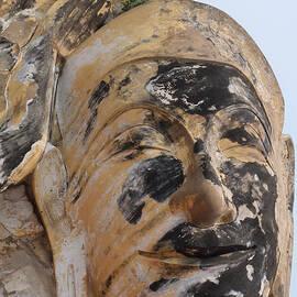 Temple of the Reclining Buddha at Wat Lokayasutharam by Travel Essayist