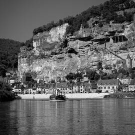 Kayak trip on the Dordogne River by Seeables Visual Arts