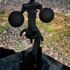 Antique steam centrifugal governor by Flees Photos