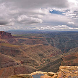 April 2023 Muley Point Pano by Alain Zarinelli