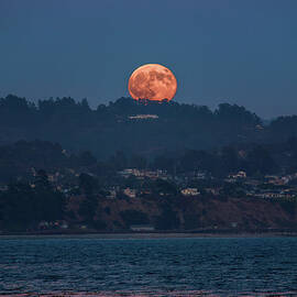 Aptos Moonrise by Tommy Farnsworth