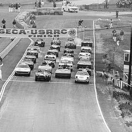 1966 SCCA Regional at Laguna Seca - The Race Begins