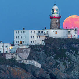 Baily Lighthouse Moonrise, Howth by Adrian Hendroff