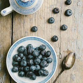 Blueberries by Jelena Jovanovic