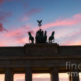 Brandenburger Tor - Berlin Germany by Stefano Senise