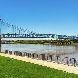Cincinnati Roebling Bridge at Smale Riverfront Park Photo by Paul Velgos