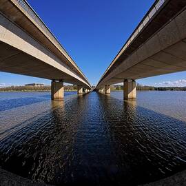 Commonwealth Avenue Bridge, Canberra, Australia by Steven Ralser