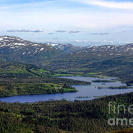Digernesvatnet Lake  by Olivier Le Queinec
