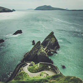 Dunquin Winding by Mark Callanan