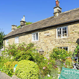 Eyam village, The Plague cottages, Eyam, Derbyshire, Peak District National Park, England UK by Neale And Judith Clark