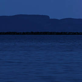 Full Moon Over The Giant by Linda Ryma