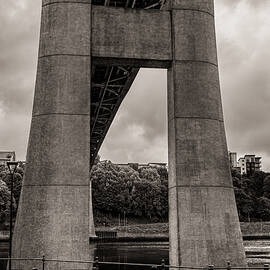 High Level bridge by Francisco Ruiz Navas
