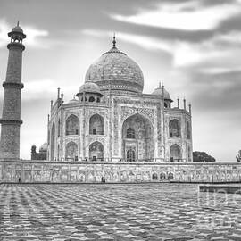 India - Taj Mahal - Agra Uttar Pradesh BW by Stefano Senise