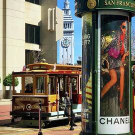 Kiosk by Louis Raphael