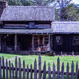 log farm home by Flees Photos
