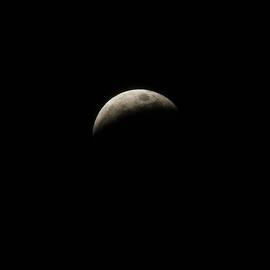 Luner Eclipse 2 by Matt Halvorson