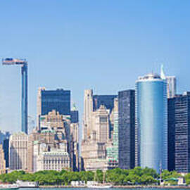 Manhatten skyline panorama, New York City by Neale And Judith Clark
