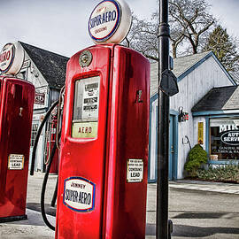 Mike's Service Station